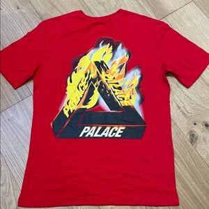 Palace Skateboards Tri-Fire T-Shirt (red) Size L